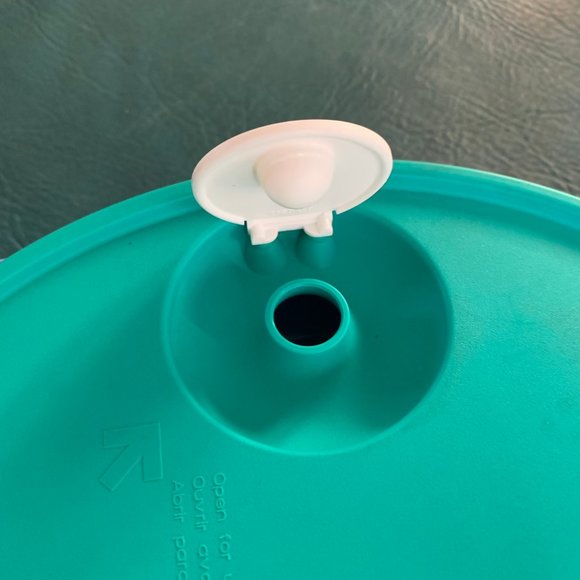 Tupperware Crystal wave 10 inch microwave reheatable divided container #3284 w - Picture 5 of 6